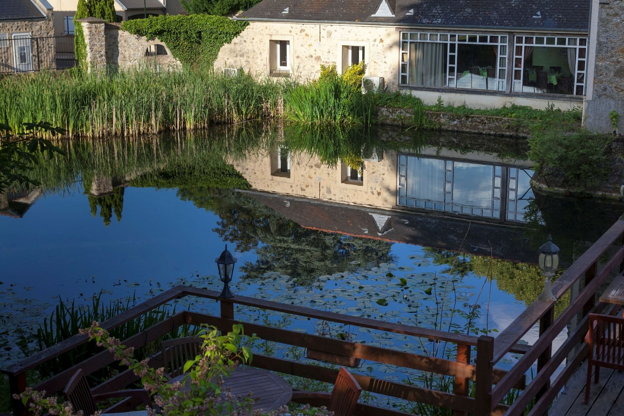 Auberge Du Manet Montigny-le-Bretonneux Luaran gambar